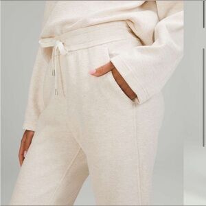 lululemon ribbed high rise jogger 25” 7/8 length cream color size 6